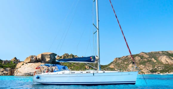 From Santa Teresa di Gallura: boat trip to La Maddalena