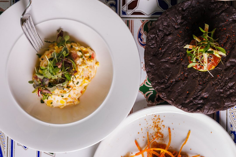 من مالقة: منتجع هيغيرون الصحي وتناول الطعام الفاخر - سيارة تيسلا X الفاخرة