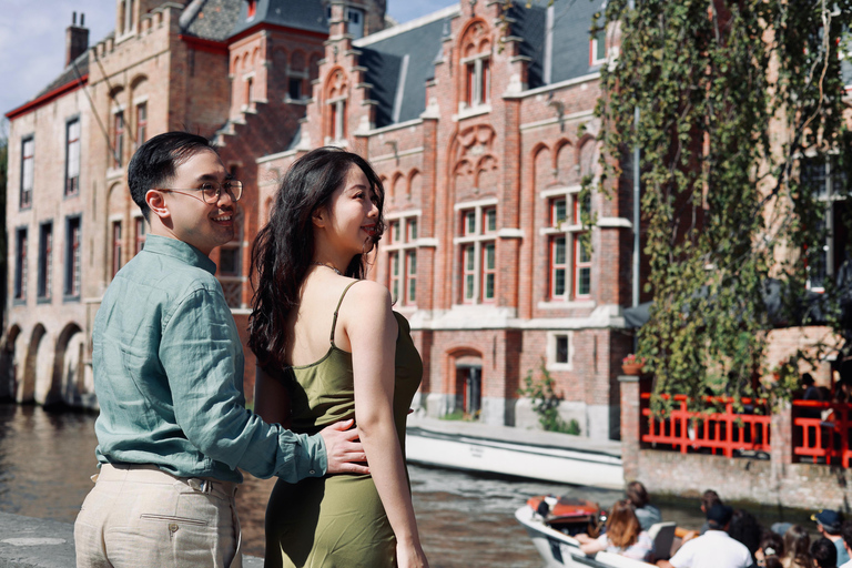 Portraits in Bruge: Private Vacation Photographer Tour1-Hour + 30 Photos at 1-2 Locations