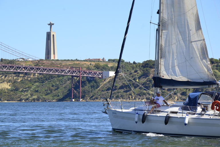 Lissabon: Dag- och solnedgångstur på floden Tagus