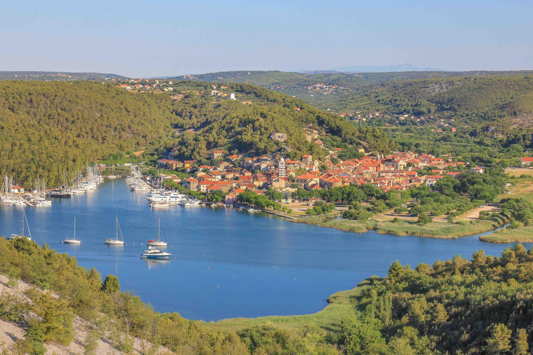 Krka-Wasserfälle:Private Tour mit Weinverkostung und Wüste