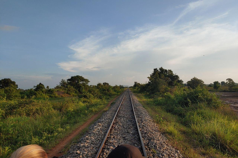 Au départ de Siem Reap : excursion à Battambang avec promenade en train de bambou