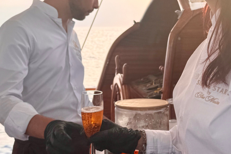 Lampedusa: Sunset Gulet Trip with Aperitif Dinner and Dolphin Watching