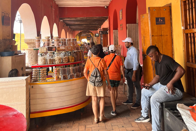 Cartagena Food Tour: 10 Dishes, Street Food & Sit-down stops