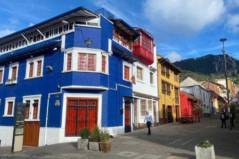 Bogotá: Full City Tour + Transport + Tickets + Guide + Refreshment Bogotá: Full City Tour + Transport + Tickets + Guide + Refreshments