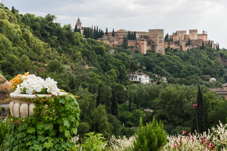 From Malaga: Bus Tour Granada - Alhambra Complete: Visit with Official Guide From Malaga: Granada Bus Tour - Complete Alhambra: Visit with Official Guide