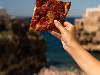 Polignano a Mare: Street Food Tour with Tastings and Wine
