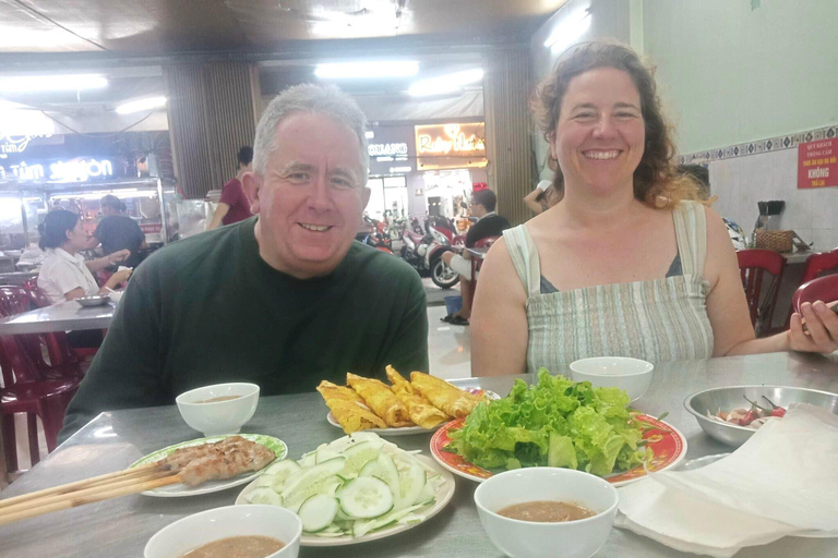 Da Nang local food walking tour