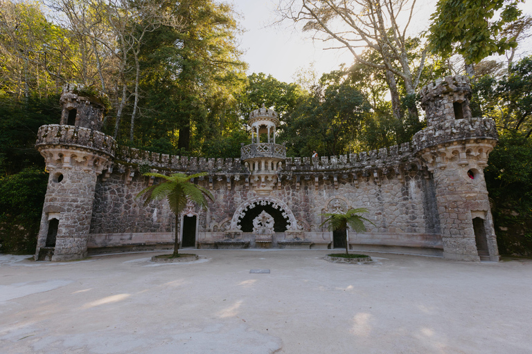 Sintra: Biglietto d'ingresso per Quinta da Regaleira e tour guidatoTour in portoghese
