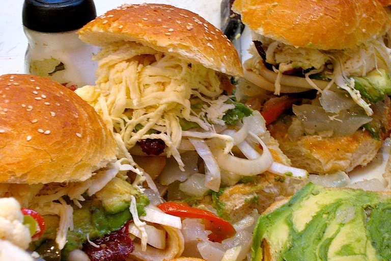 Puebla: Espectáculo icónico de lucha libre profesional con cena y bebida