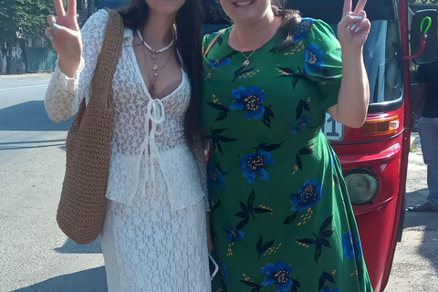 The Best Kandy Tuk-Tuk city Tour with a Professional Guide