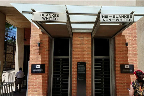 Museu do Apartheid e excursão a Soweto