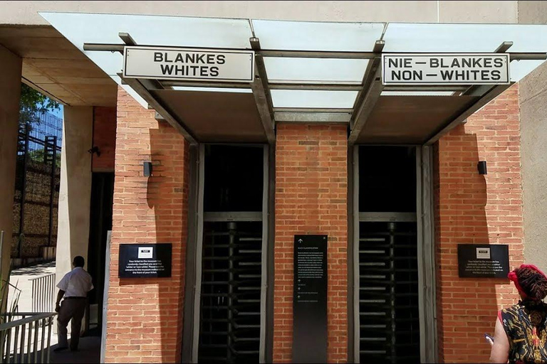 Museu do Apartheid e excursão a Soweto