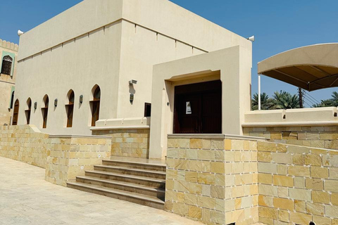 From Muscat: Private Samail, Nizwa & Birkat Al Mouz Tour