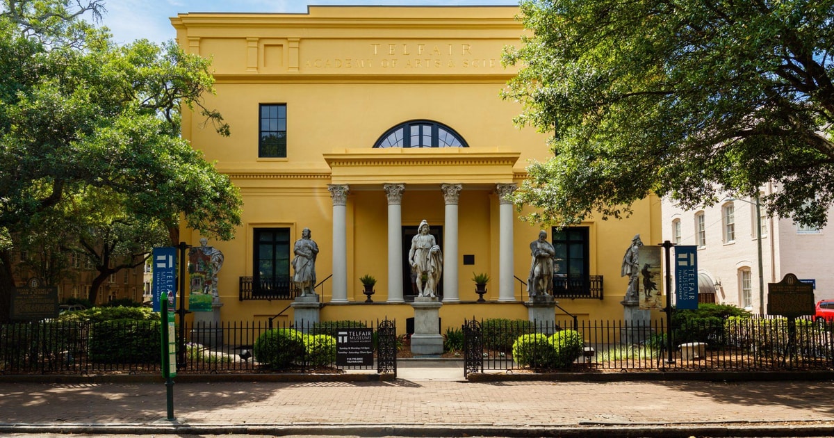 Romance by the River: Savannah’s Waterfront Love Story | GetYourGuide