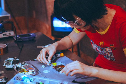 Tokyo: Gameboy Advance Mod Workshop by +Y