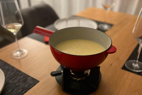 Zürich: Käsefondue zu Hause mit Einheimischen