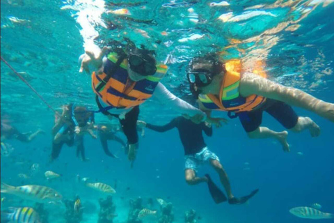 Lombok: Gili Islands Glass Bottom Boat Tour with Snorkeling