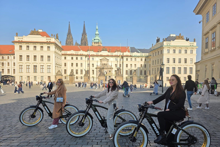 Prague Viewpoints & Historical Ebike Tour 4 Hours: Group E-Bike Tour