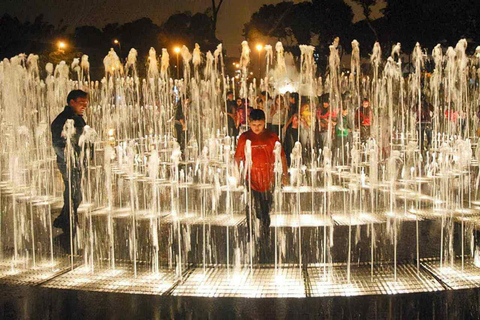 Lima: Circuito magico dell&#039;acqua e tour serale delle luci della città