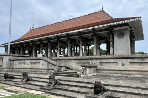 Colombo: All Inclusive - Private Tuk Tuk City Tour