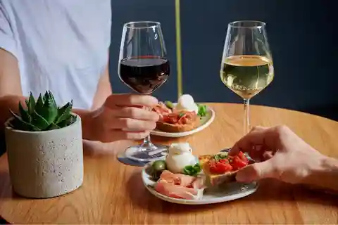 Milano: Tour a piedi del quartiere Brera con aperitivo