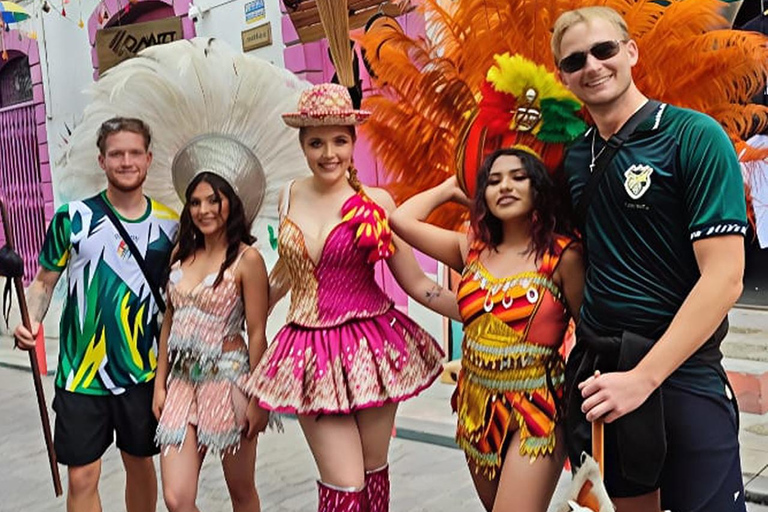 La Paz: Themed Bus, Cable Car, and off the Beaten Track Tour Half-Day Tour