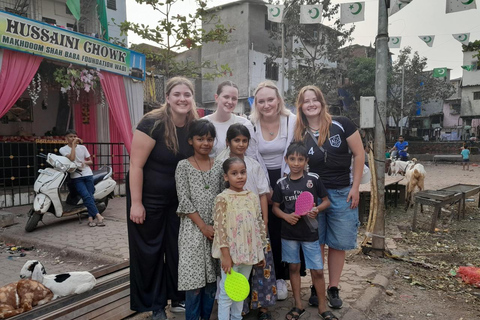 Mumbai : visite guidée du bidonville de Dharavi avec un guide localEn privé : Promenade guidée dans le bidonville de Dharavi avec un guide local