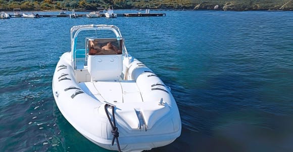 Olbia: Tour mit dem Festrumpfschlauchboot nach Cala Moresca oder zur Spiaggia del Principe