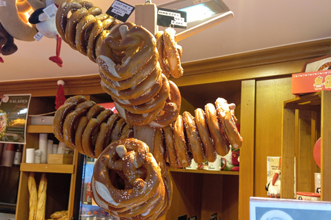 Nuremberg Traditional Food Tour: Full Meal and Drinks