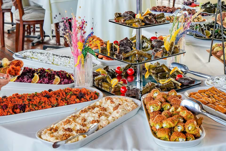 Istanbul: Bosphorus Cruise with Brunch