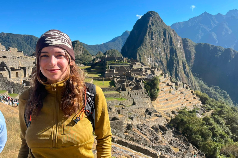 Machu Picchu: Entrance Ticket + Bus + Professional Guide Entrance Ticket + Professional Guide + Bus