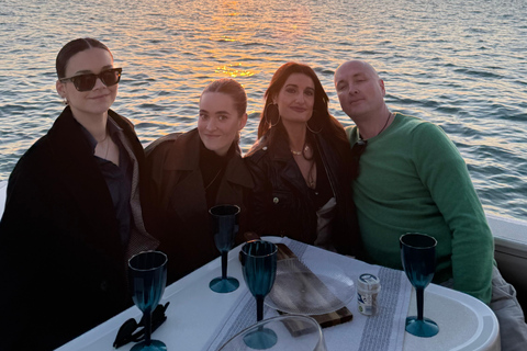 Passeio de barco com aperitivo desde El Puerto de Santa MariaPasseio de barco com aperitivo a partir de Puerto de Santa Maria