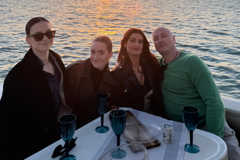 Passeio de barco com aperitivo desde El Puerto de Santa MariaPasseio de barco com aperitivo a partir de Puerto de Santa Maria