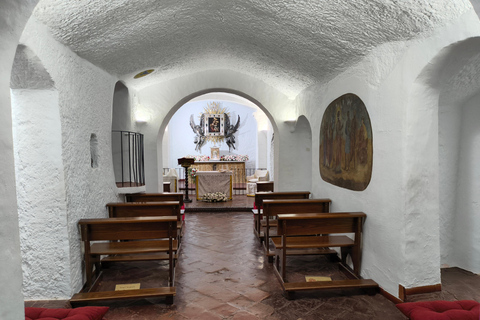 Guadix: Guided tour through Europe's largest cave district Guadix : Visite du plus grand quartier troglodyte d'Europe