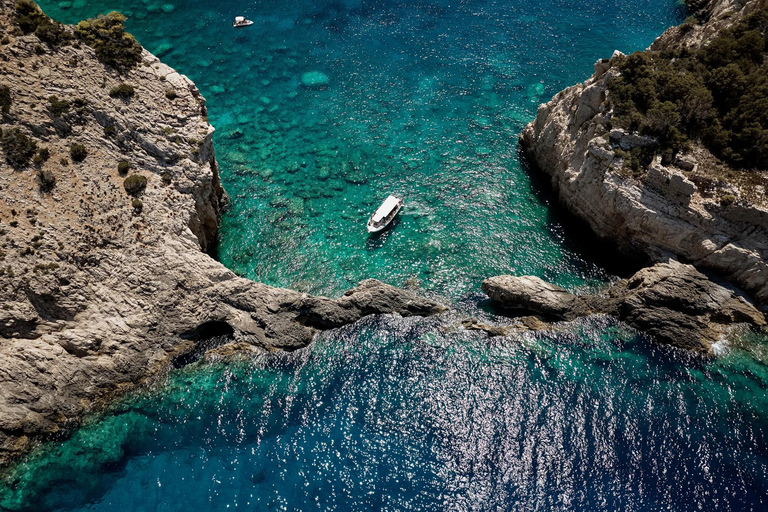 Zakynthos: Shipwreck Beach and Blue Caves Boat Tour Zakynthos: Shipwreck Beach and Blue Caves Boat Tour