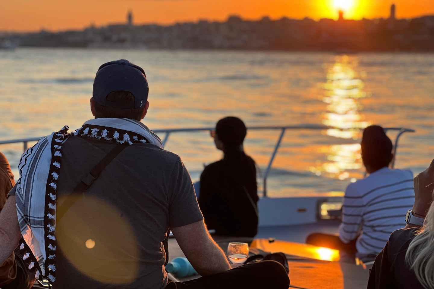 Istanbul: Sunset Yacht Cruise on the Bosphorus with Transfer - Istanbul: Sunset Yacht Cruise on the Bosphorus with Transfer