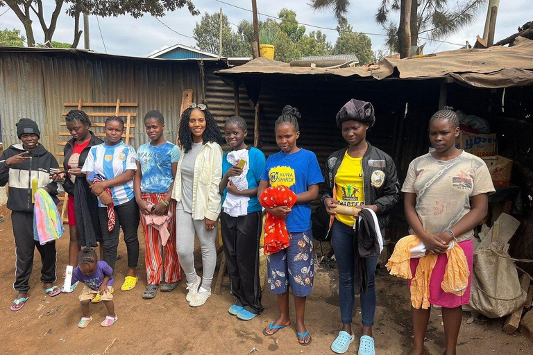 Nairobi:Kibera Slum Guided Walking Tour with Local Guide