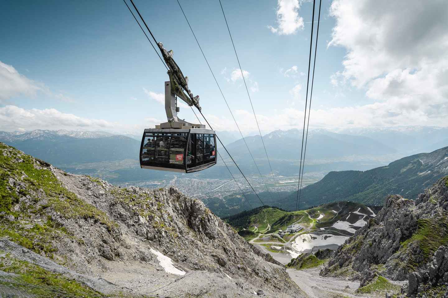 Top of Innsbruck: Roundtrip Cable Car Ticket - Top of Innsbruck: Roundtrip Cable Car Ticket