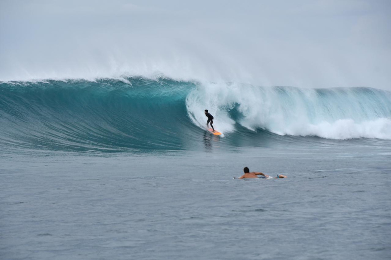 Galápagos: sesión de surf con un profesional local