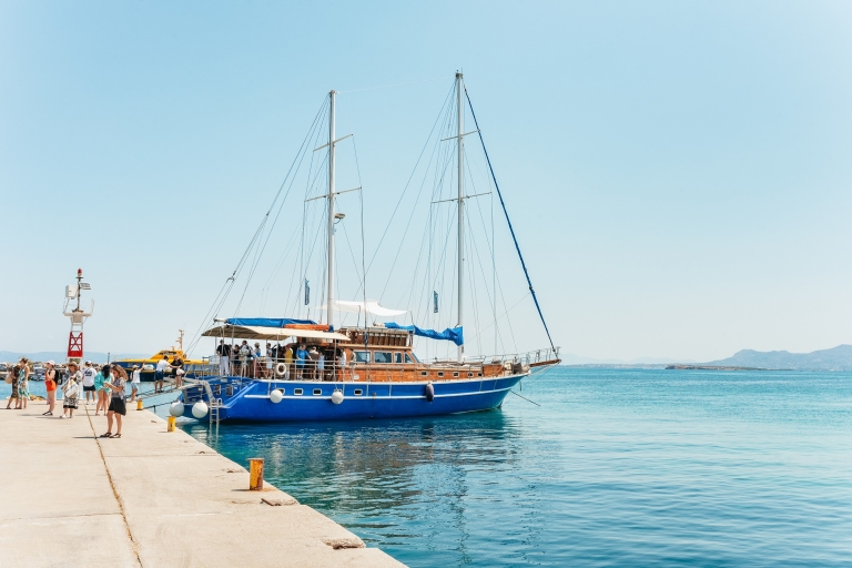 Athen: Bootstour nach Angistri und Ägina mit Badestopp in MoniAthen: Segeltörn zu den Inseln mit Hoteltransfers
