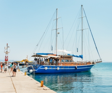 Da Atene: tour in barca a Angistri ed Egina con sosta per nuotare a Moni