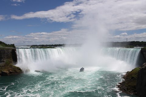 Toronto: Hop-On Hop-Off Bus Tour plus Niagara Falls day tour 24 Hour Toronto Hop-On Hop-Off Bus Tour & Niagara Falls Tour