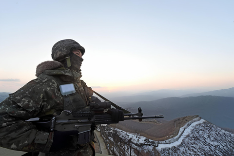 Seoul to DMZ: Waterfall, Hanok Village and Suspension Bridge Basic DMZ Tour (Myeongdong)