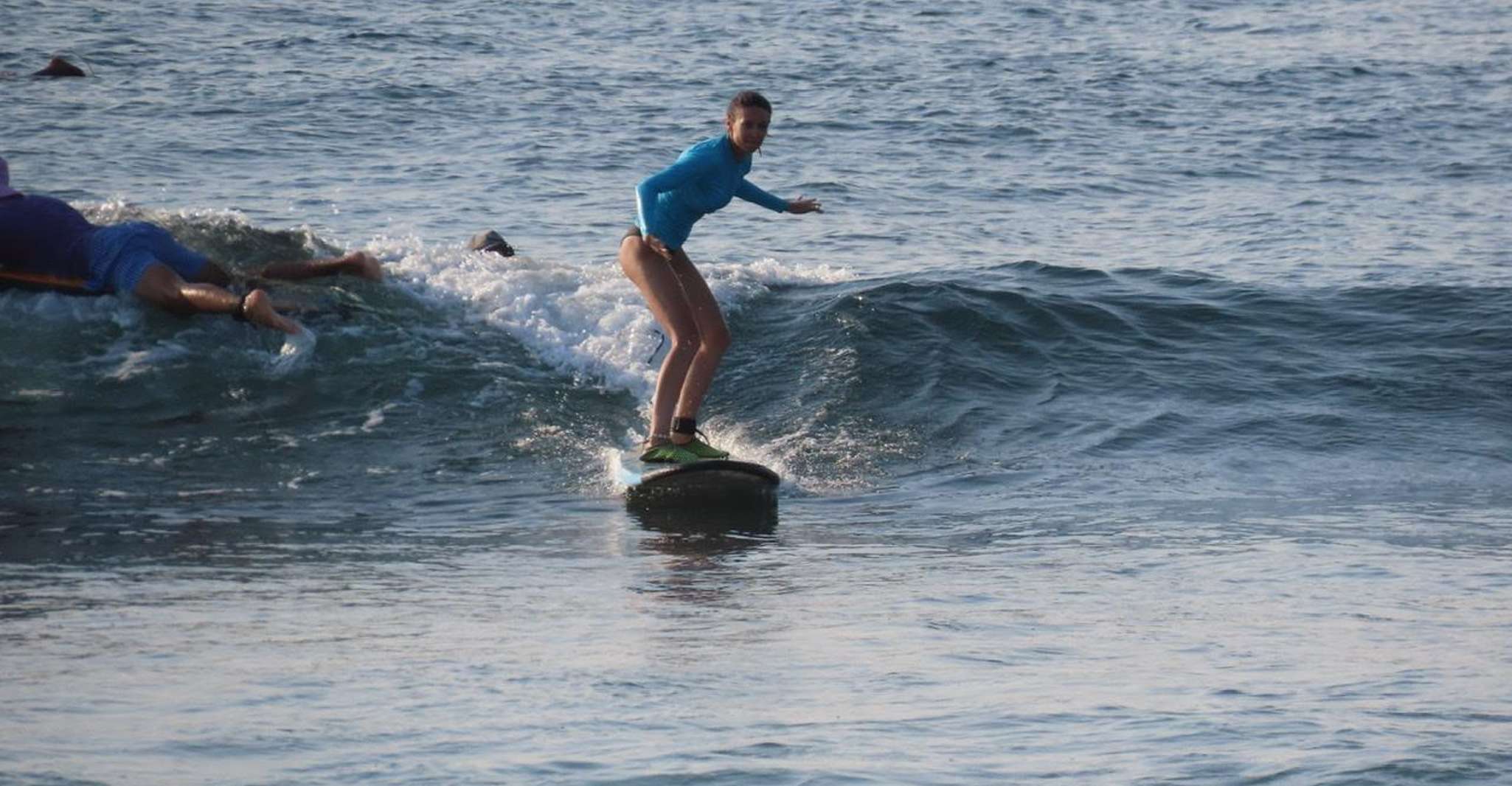 Uluwatu, classe di surf per principianti e intermedi - Hizvo