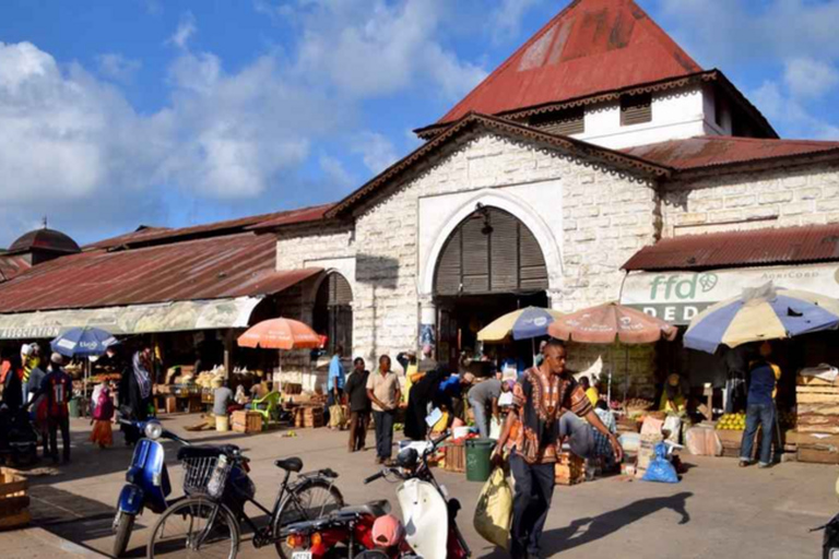 Walking tour in stone town