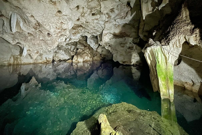 Tour e trasporto delle grotte della Grotta VerdeDa Falmouth/ Trelawny