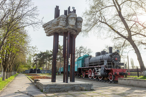 Chisinau:Transnistria Soviet &Fish Farm & Sturgeon Factory Transnistria, Lenin Monuments & Sturgeon Fish Farm Tour