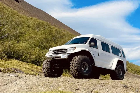 Akureyri: Super Jeep Tour with Icelandic Snacks