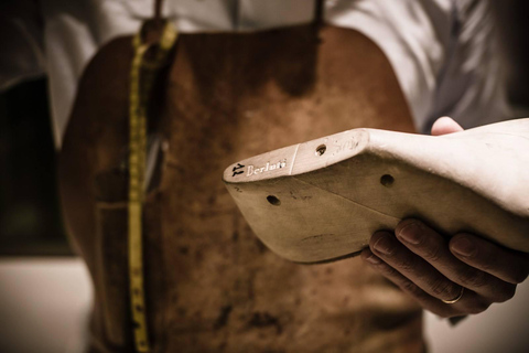 Hanoi: Incense Village & Hat or Shoe Factory, Perfume Pagoda Morning: Hanoi Hat Village and Incense Village - SMALL GROUP